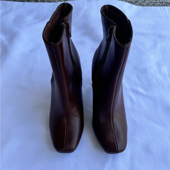 Brown heel boots - Picture 1 of 2